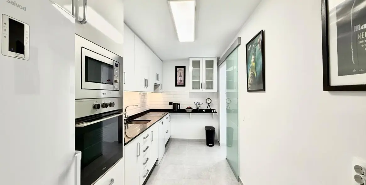 Sale of middle floor apartment in Fuengirola 4