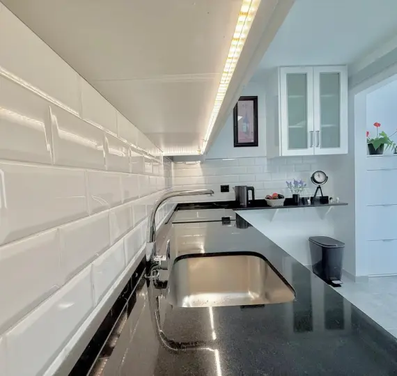 Sale of middle floor apartment in Fuengirola