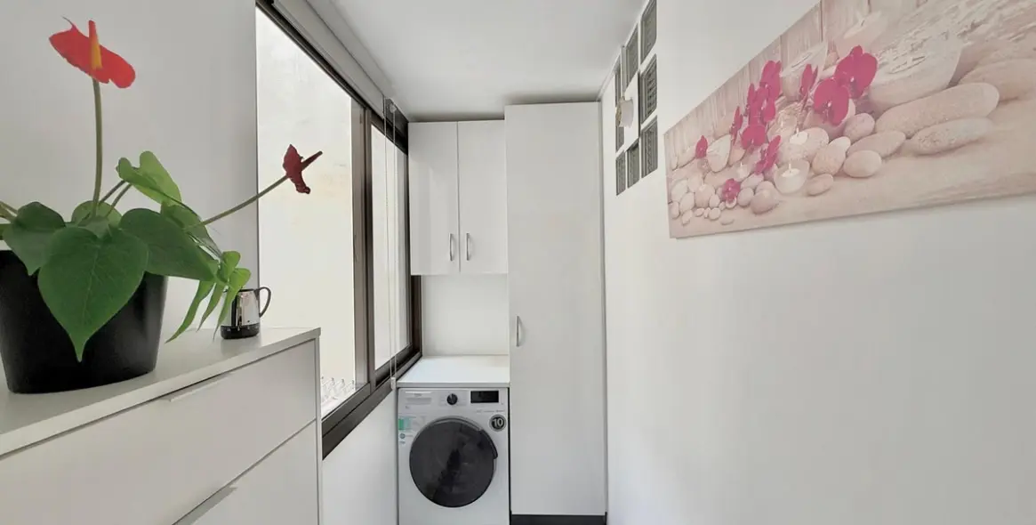 Sale of middle floor apartment in Fuengirola 6