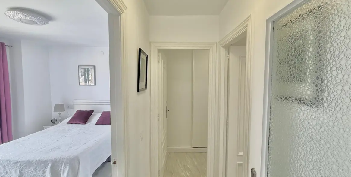 Sale of middle floor apartment in Fuengirola 16