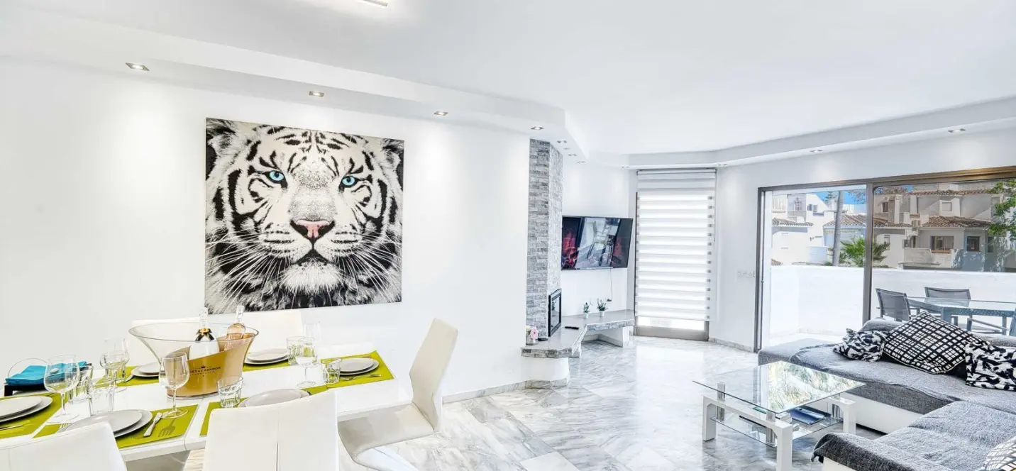 Продажа апартаментов на среднем этаже в Elviria 1