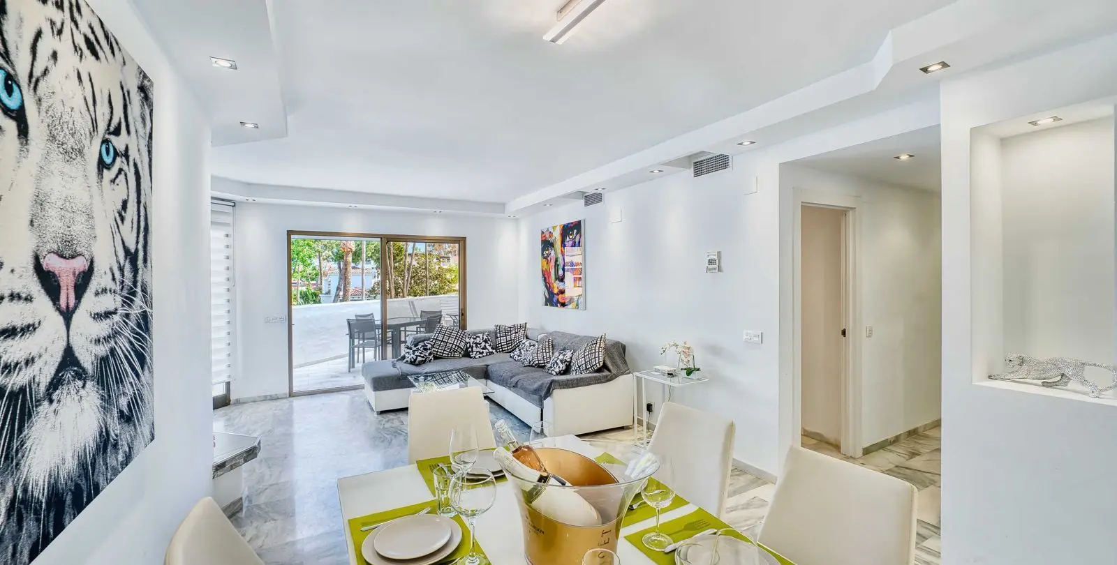 Продажа апартаментов на среднем этаже в Elviria 15