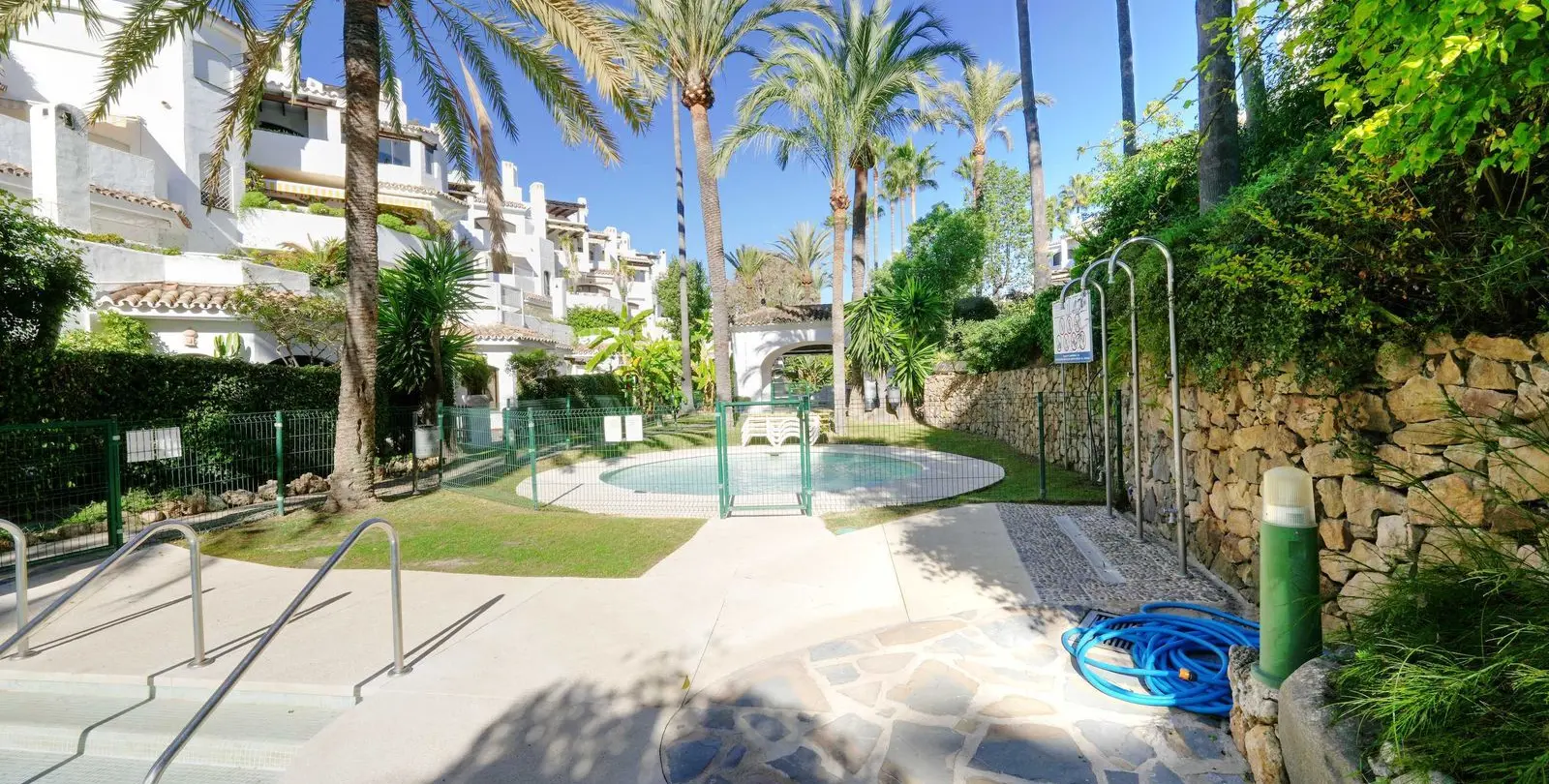 Продажа апартаментов на среднем этаже в Elviria 30