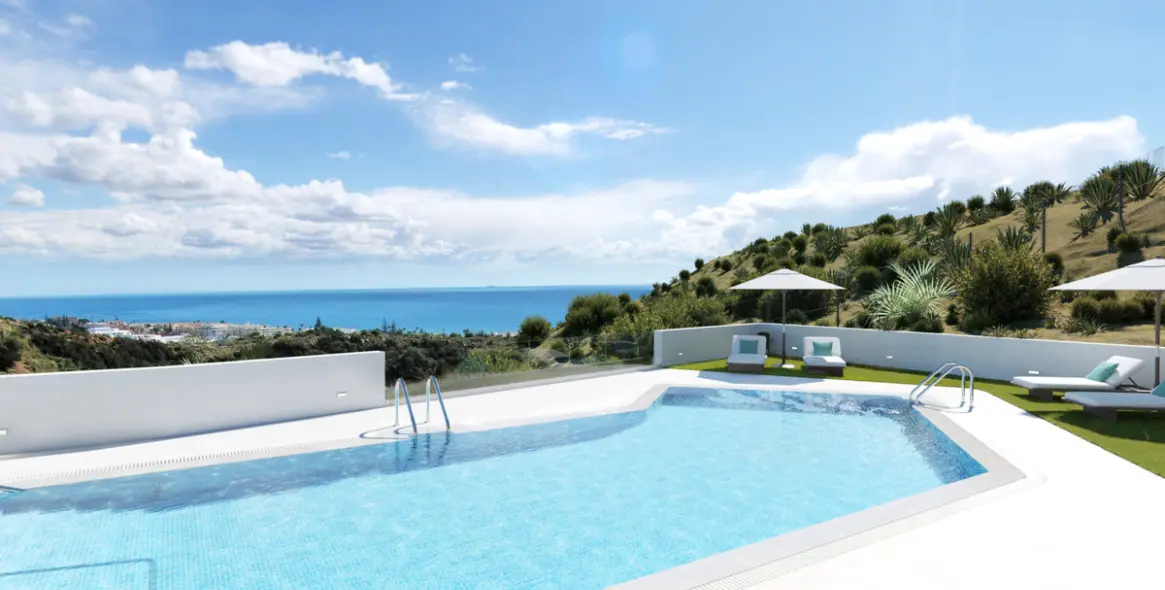 Sale of ground floor apartment in Rincón de la Victoria 2