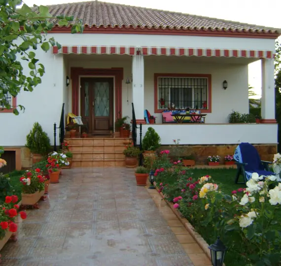 Sale of detached villa in Cuevas del Becerro