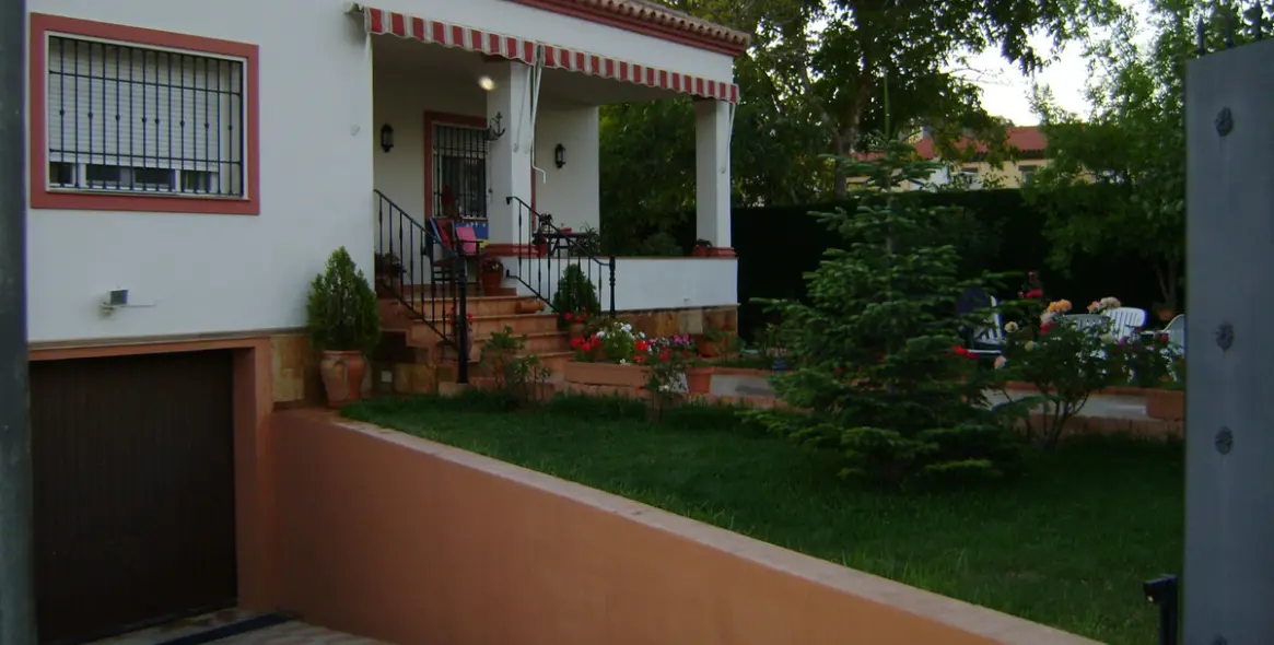 Sale of detached villa in Cuevas del Becerro 2