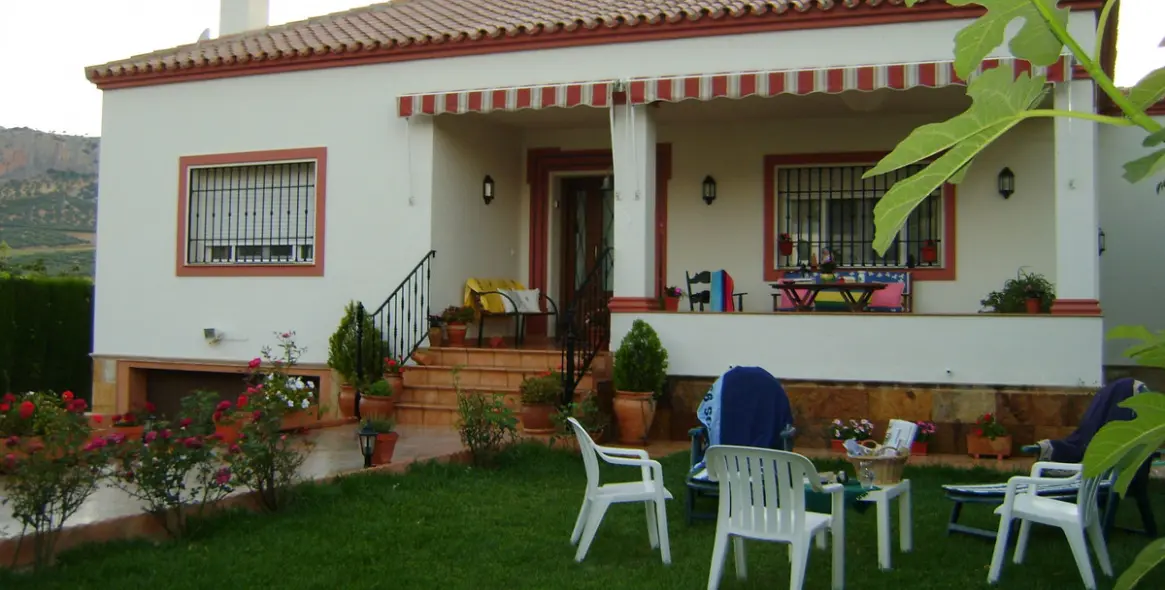 Sale of detached villa in Cuevas del Becerro 4