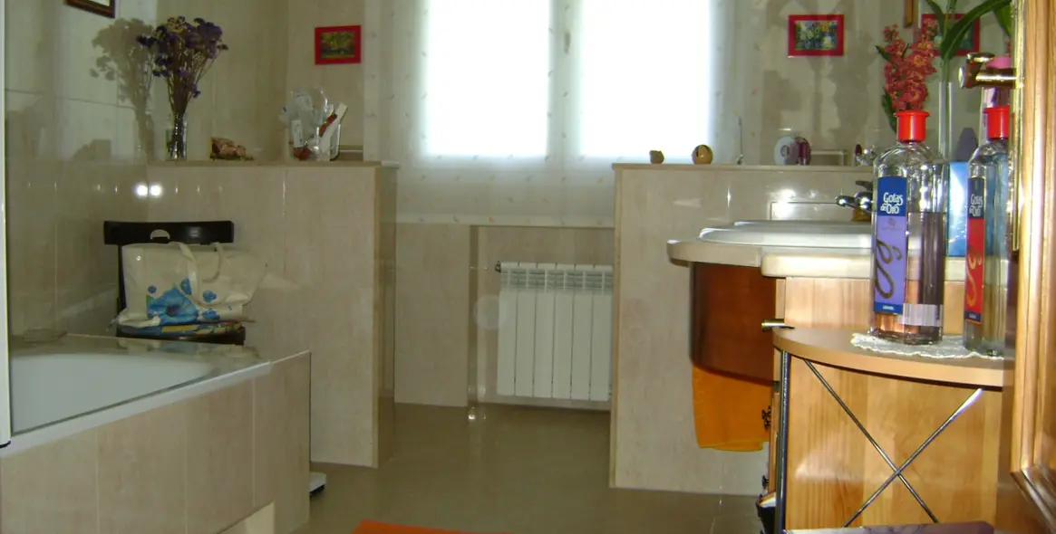 Sale of detached villa in Cuevas del Becerro 11