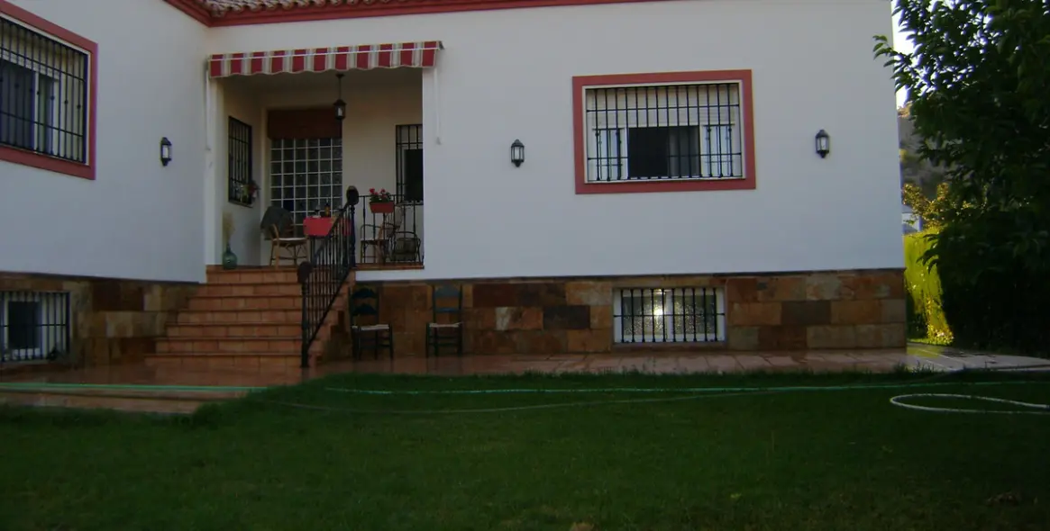Sale of detached villa in Cuevas del Becerro 12