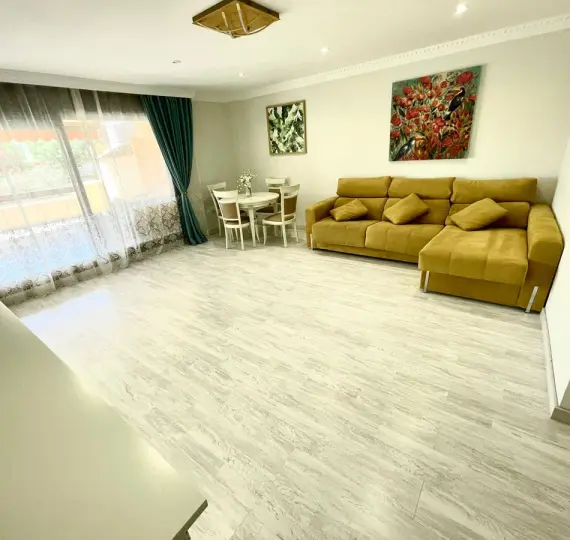 Sale of ground floor apartment in Benahavís