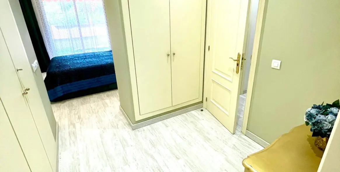 Sale of ground floor apartment in Benahavís 8