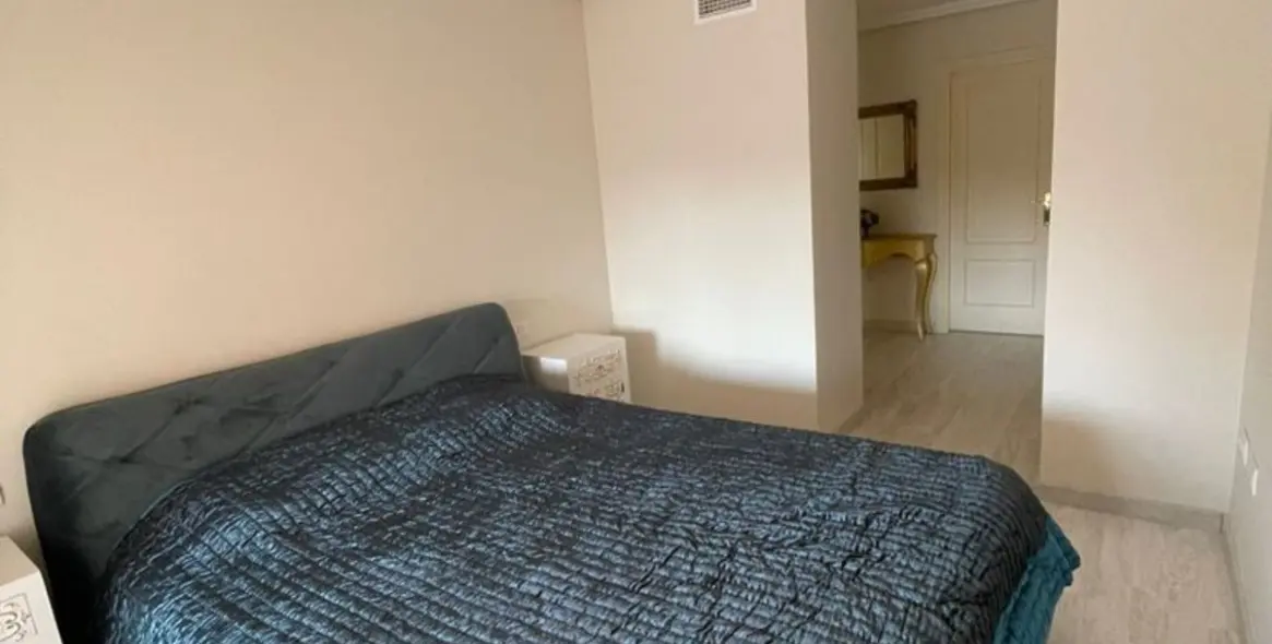 Sale of ground floor apartment in Benahavís 11