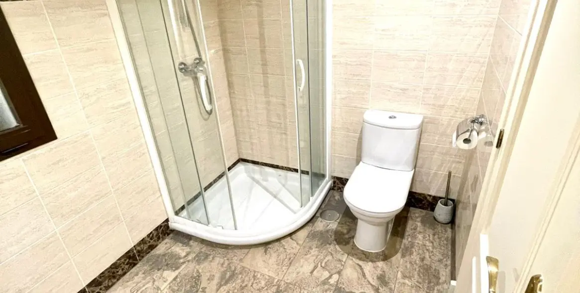 Sale of ground floor apartment in Benahavís 15