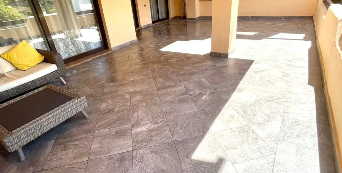 Sale of ground floor apartment in Benahavís 20