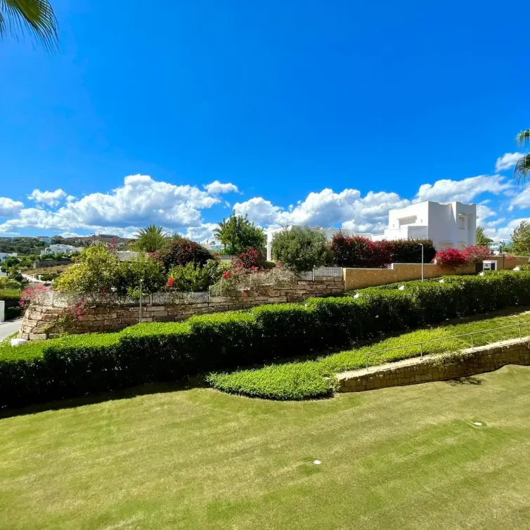 Venta de apartamento en planta baja en Benahavís