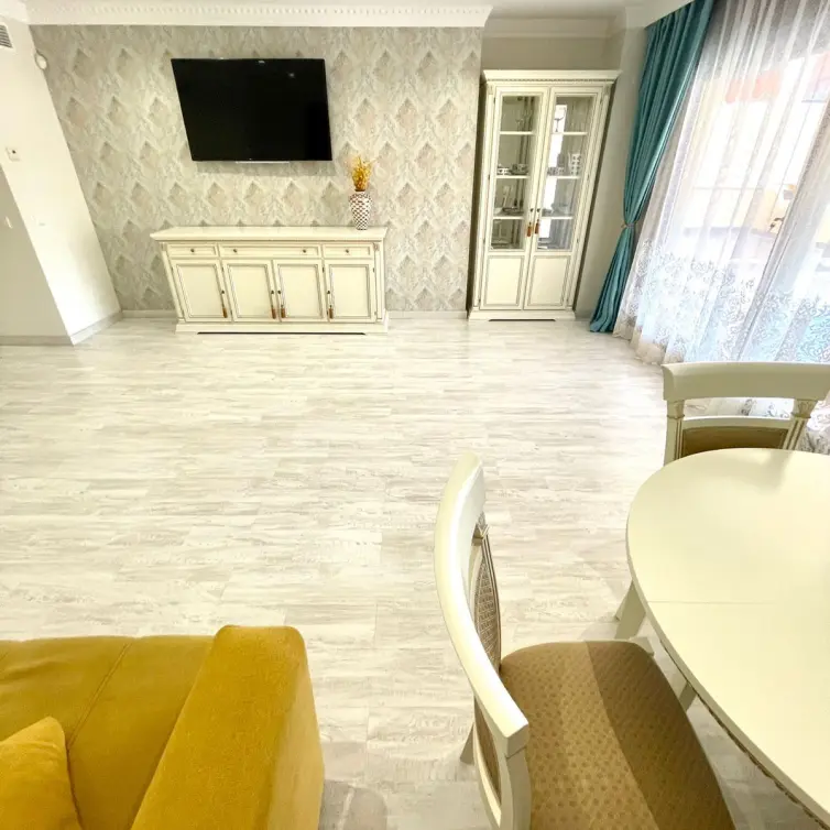 Venta de apartamento en planta baja en Benahavís