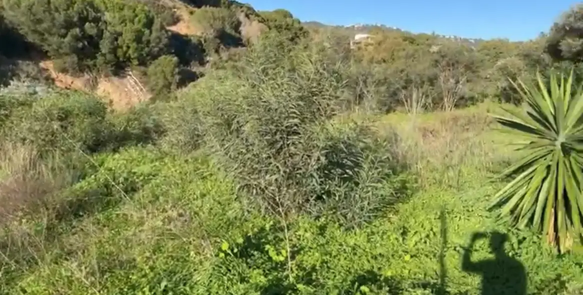 Продажа  жилого участка в Elviria 3