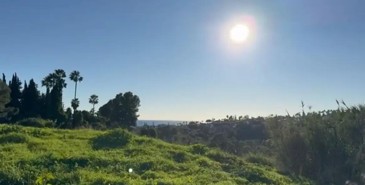 Продажа  жилого участка в Elviria 5