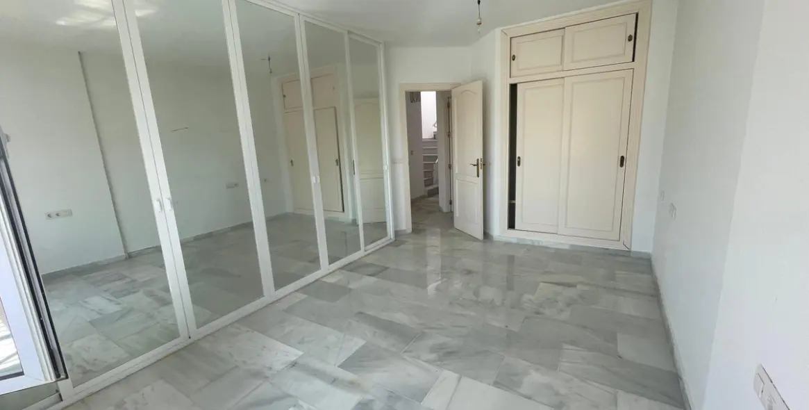 Venta de adosado en Arroyo de la Miel 22