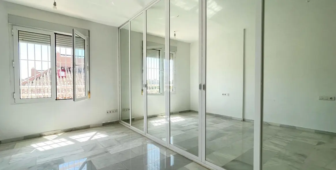 Venta de adosado en Arroyo de la Miel 49