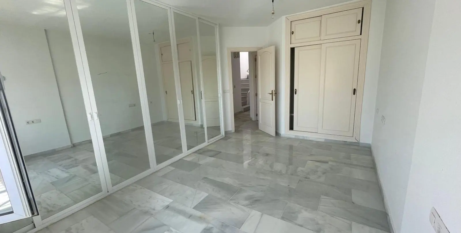 Продажа дома на две семьи в Arroyo de la Miel 22