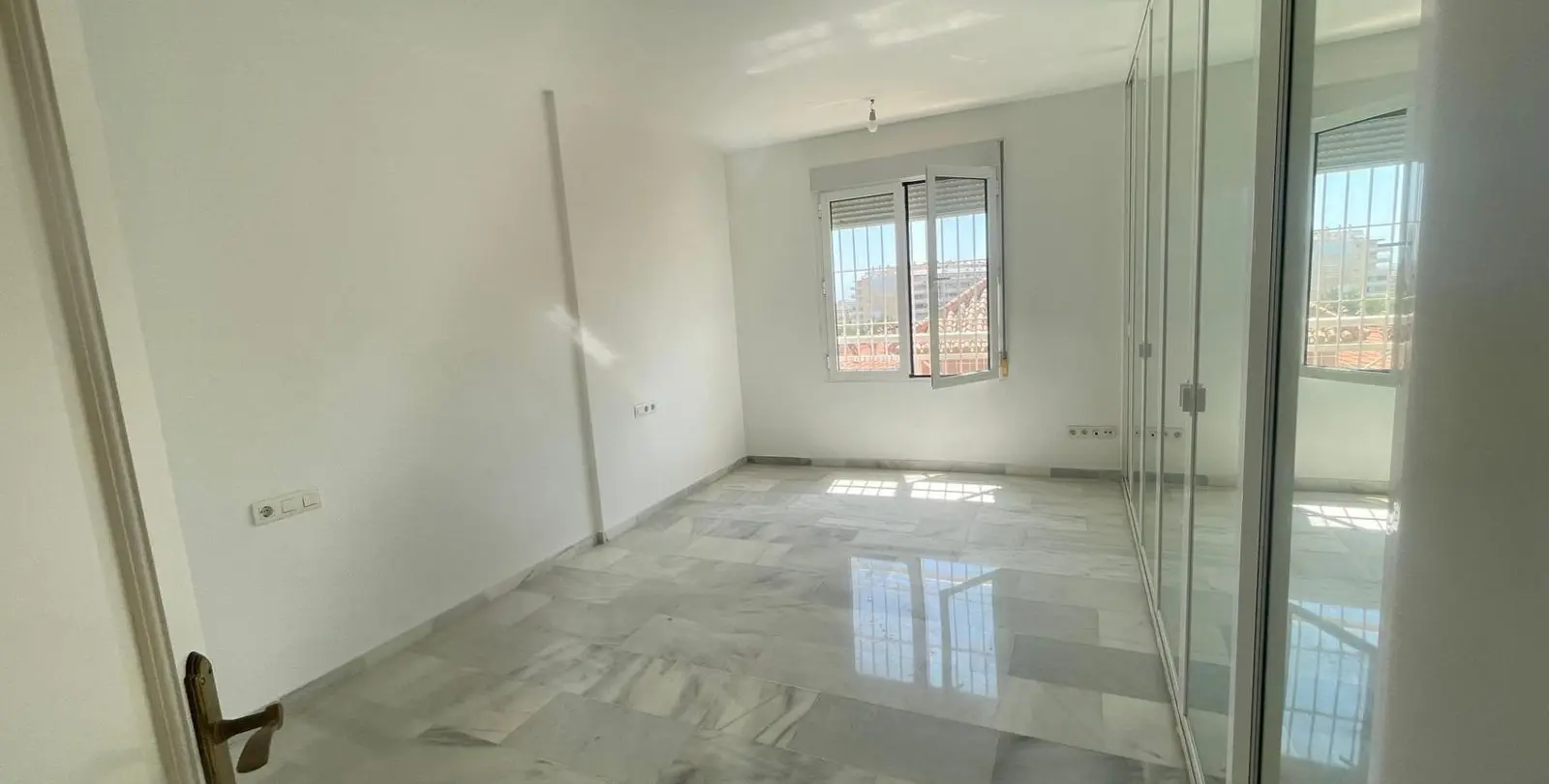 Продажа дома на две семьи в Arroyo de la Miel 47
