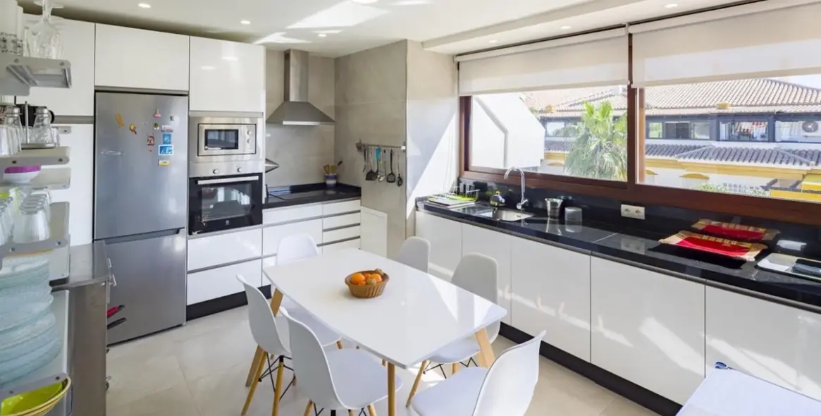 Продажа пентхауса в Nueva Andalucía 2