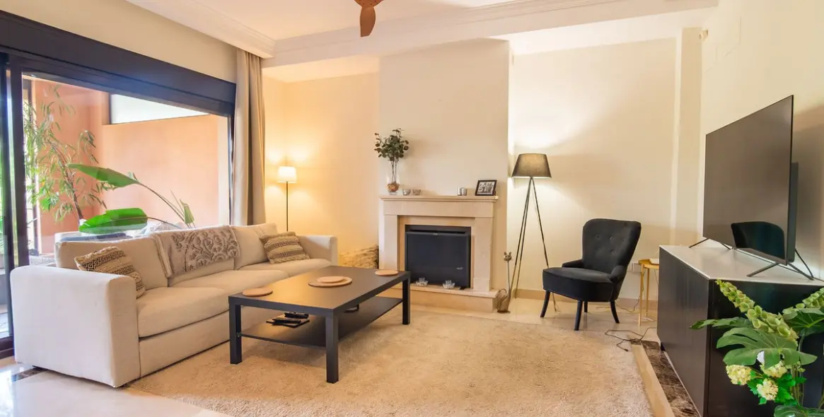 Sale of townhouse in Estepona 1