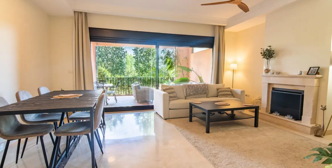 Sale of townhouse in Estepona 2