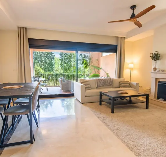 Sale of townhouse in Estepona