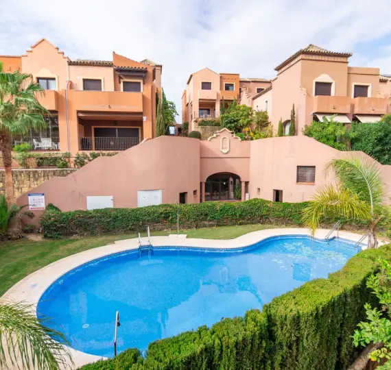 Sale of townhouse in Estepona