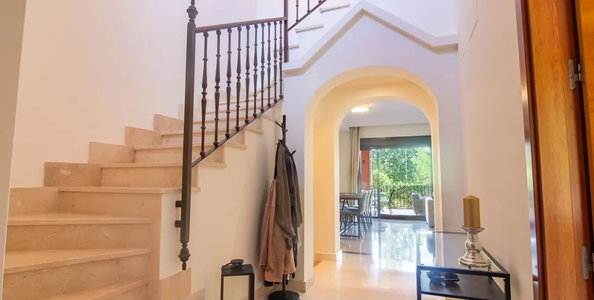 Sale of townhouse in Estepona 5