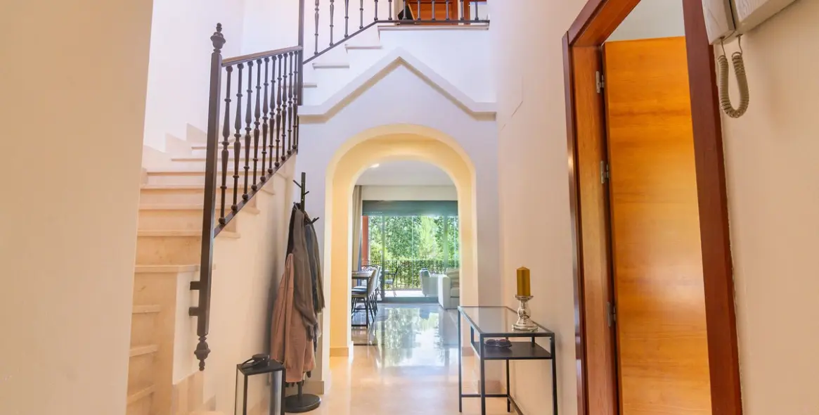 Sale of townhouse in Estepona 13