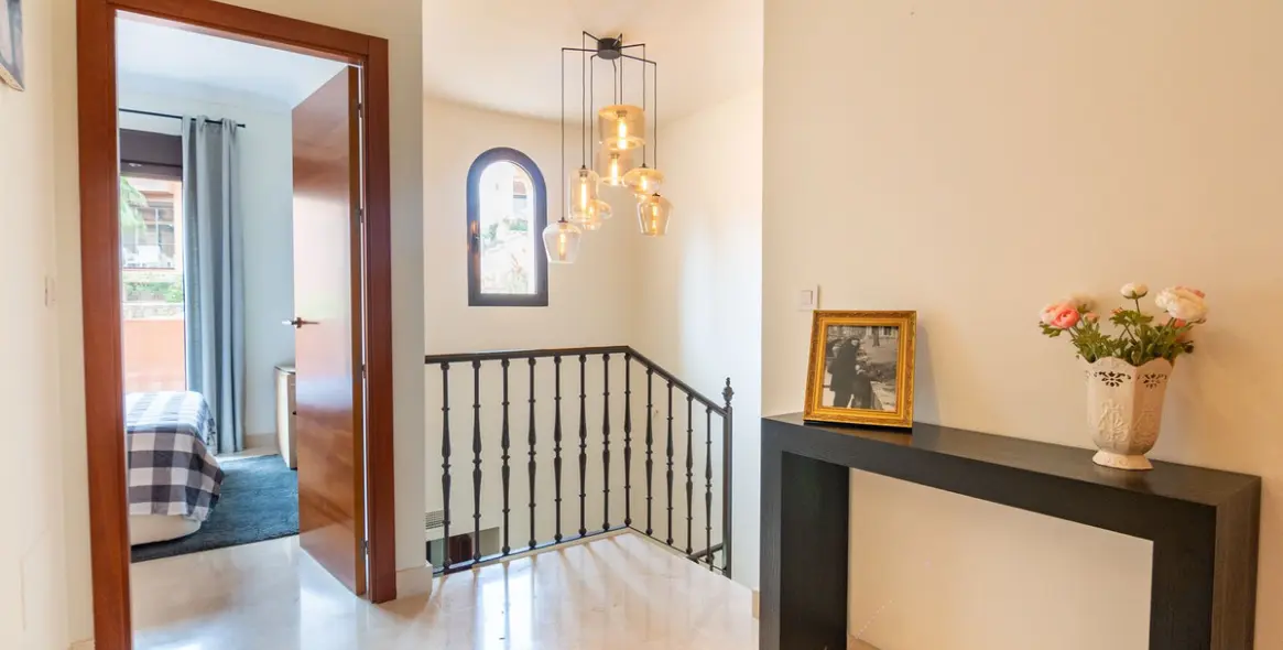 Sale of townhouse in Estepona 14