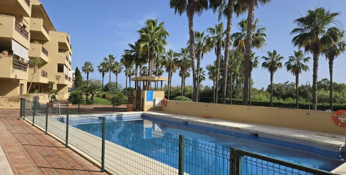 Продажа апартаментов на первом этаже в Sotogrande (район Sotogrande ) 1