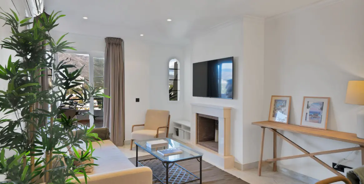 Sale of ground floor apartment in Nueva Andalucía 4