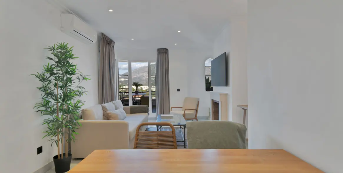 Sale of ground floor apartment in Nueva Andalucía 10