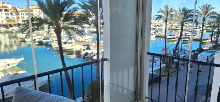 Sale of middle floor apartment in La Duquesa 2