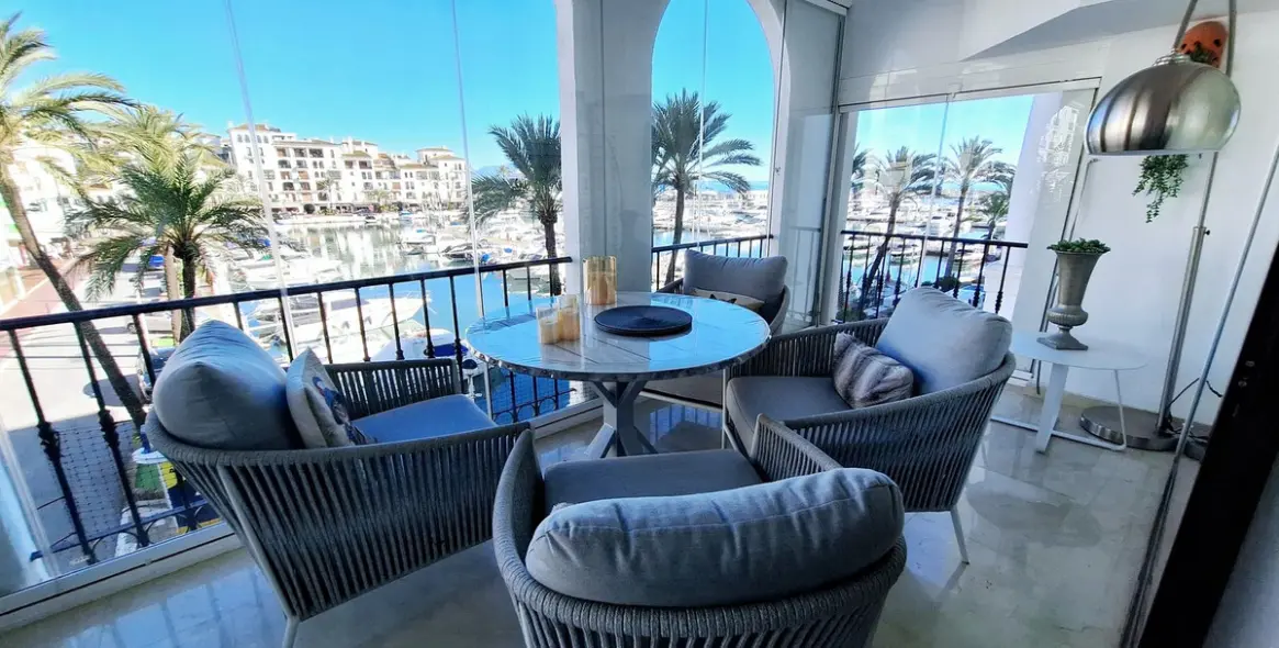 Sale of middle floor apartment in La Duquesa 4