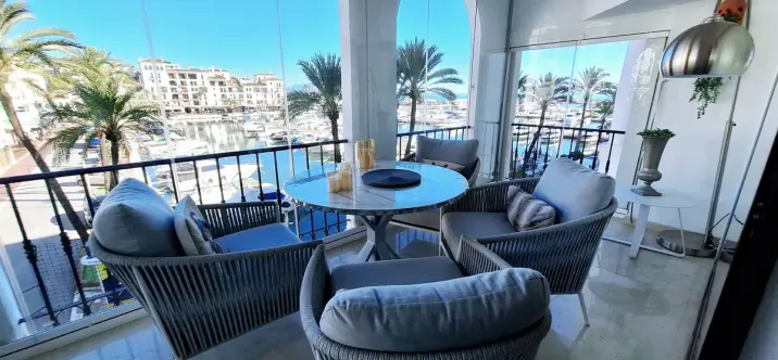 Sale of middle floor apartment in La Duquesa 3