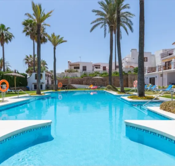 Sale of middle floor apartment in La Duquesa