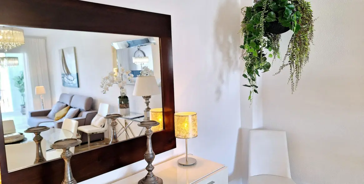 Sale of middle floor apartment in La Duquesa 7