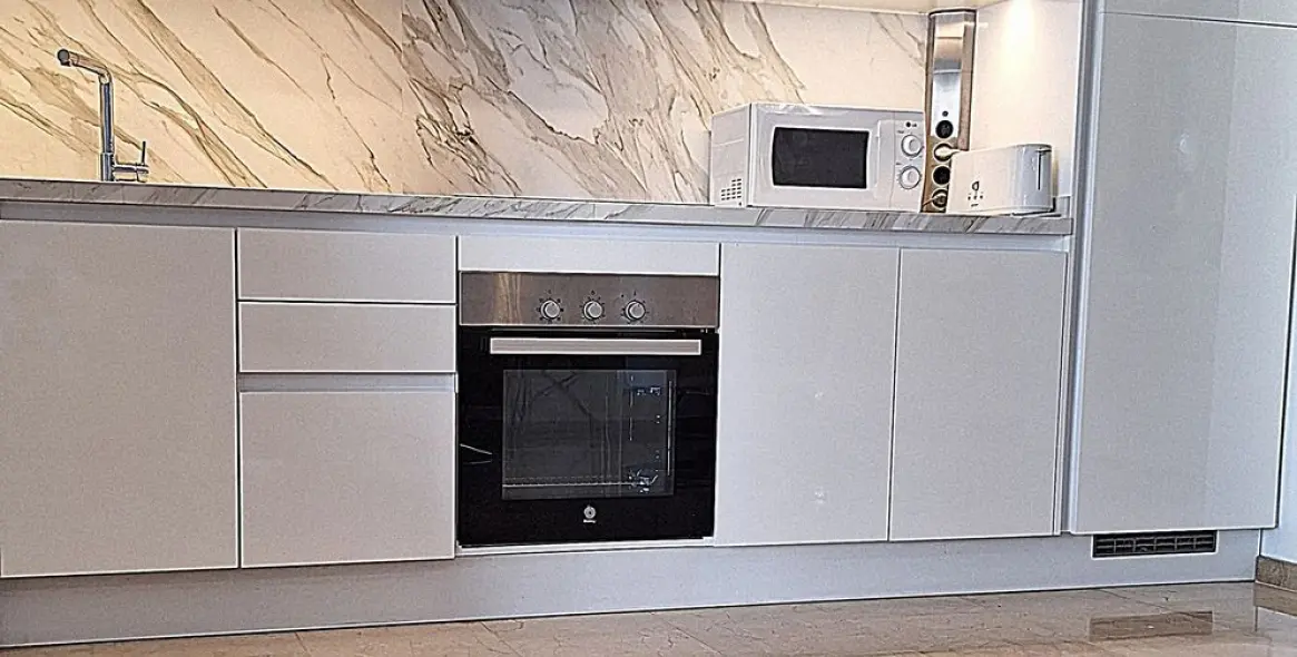 Sale of middle floor apartment in La Duquesa 11