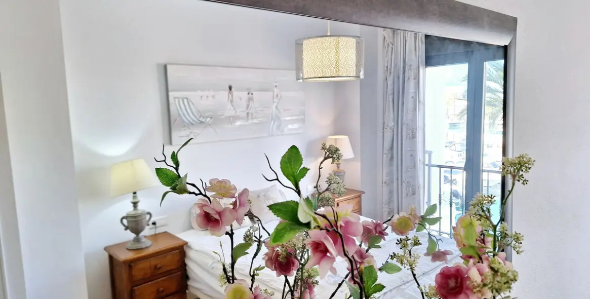 Sale of middle floor apartment in La Duquesa 13