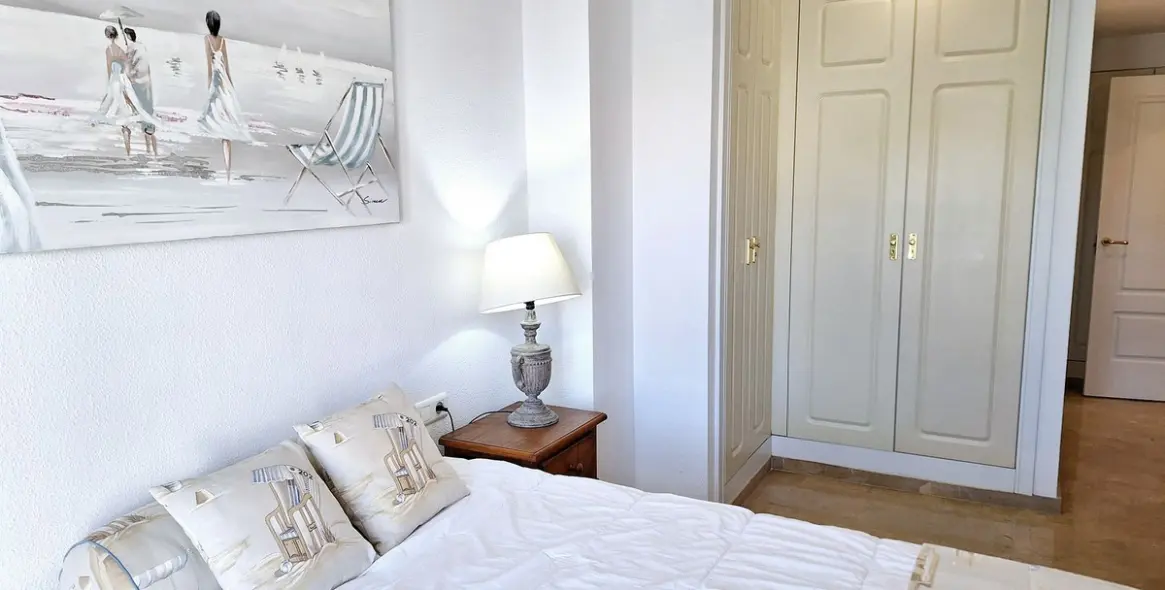 Sale of middle floor apartment in La Duquesa 14