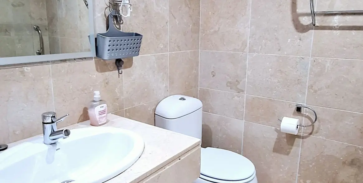 Sale of middle floor apartment in La Duquesa 16