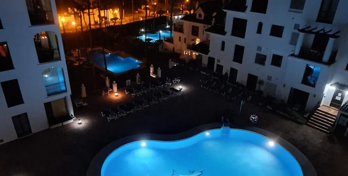 Sale of middle floor apartment in La Duquesa 24