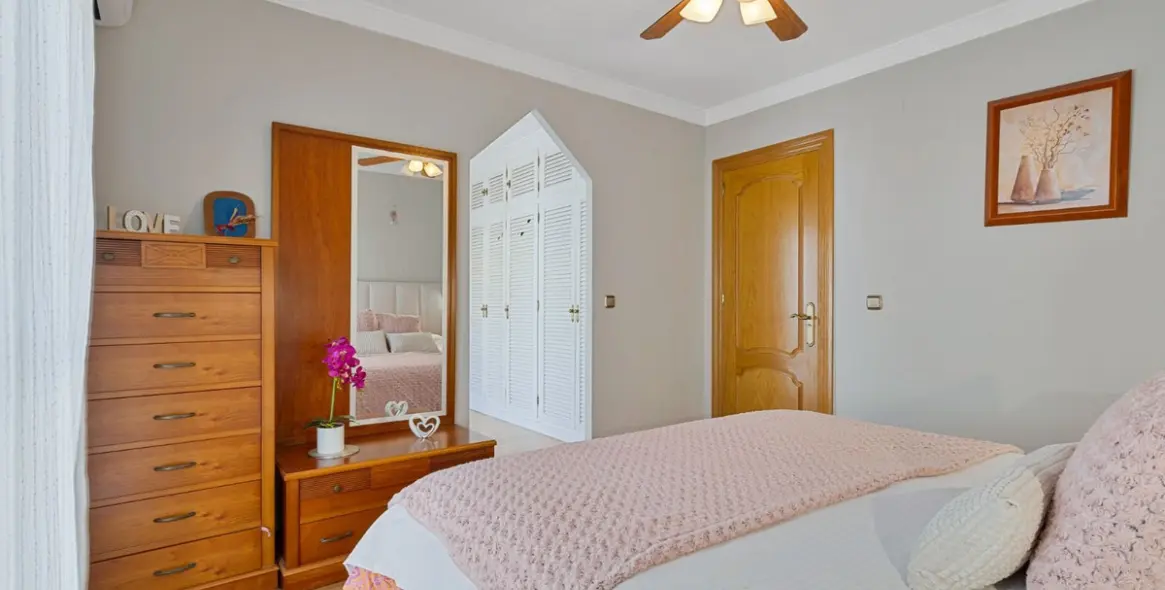 Sale of semi-detached house in Fuengirola 11