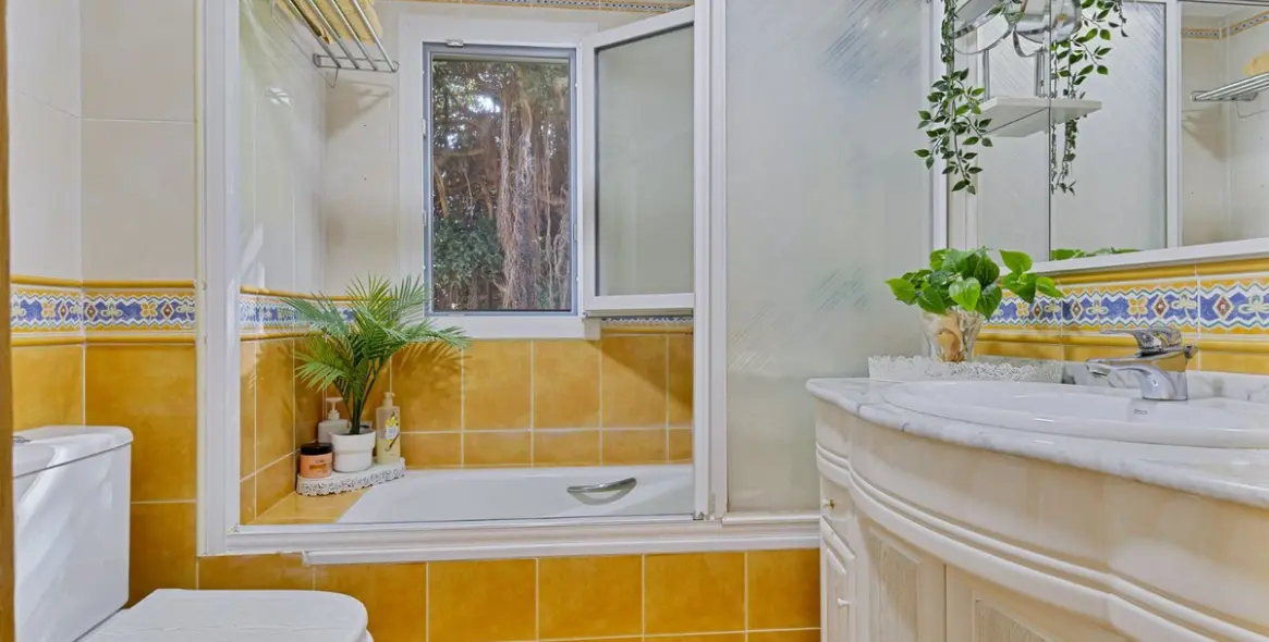 Sale of semi-detached house in Fuengirola 16