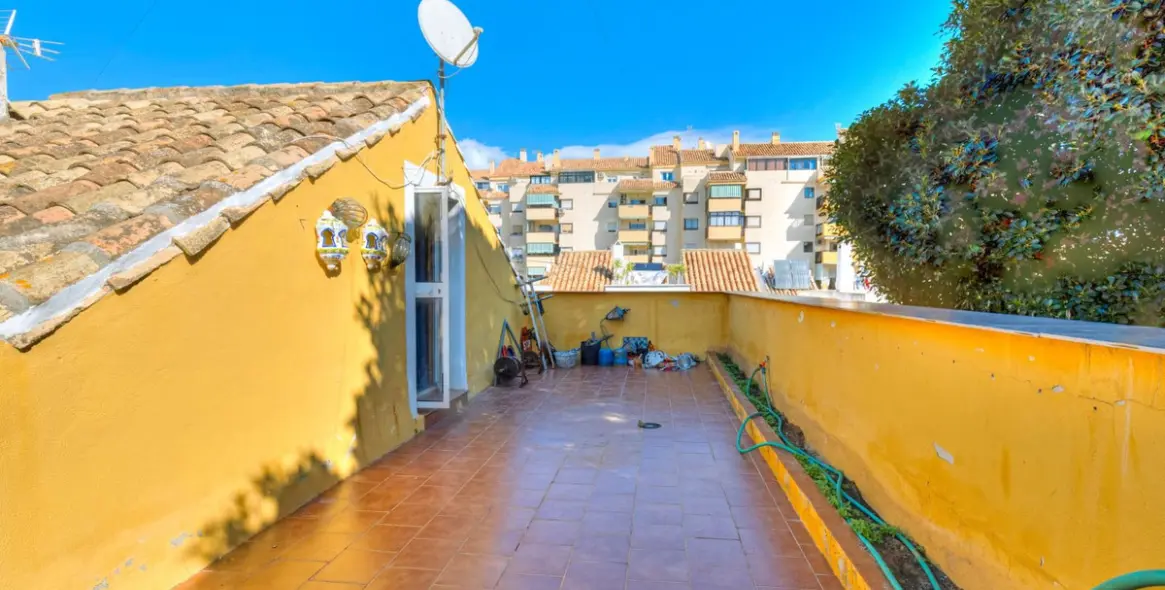 Sale of semi-detached house in Fuengirola 18